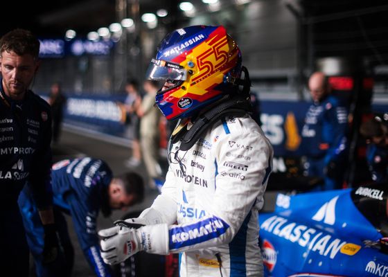 La Fórmula 1 para los pies a Carlos Sainz: "Nuestro equipo hace un excelente trabajo"