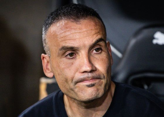 Sergio Francisco queda en el alambre después de una nueva derrota de la Real Sociedad