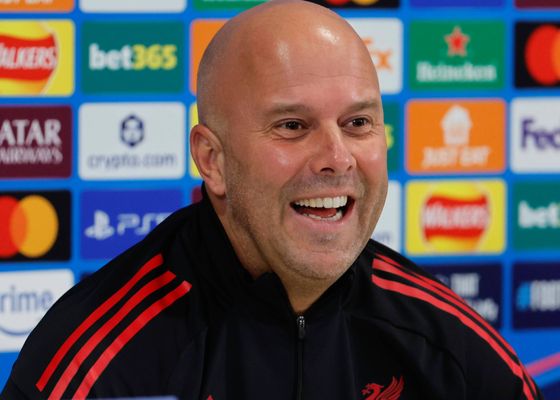 Tres bajas importantes en el Liverpool complican el plan de Slot frente al Real Madrid