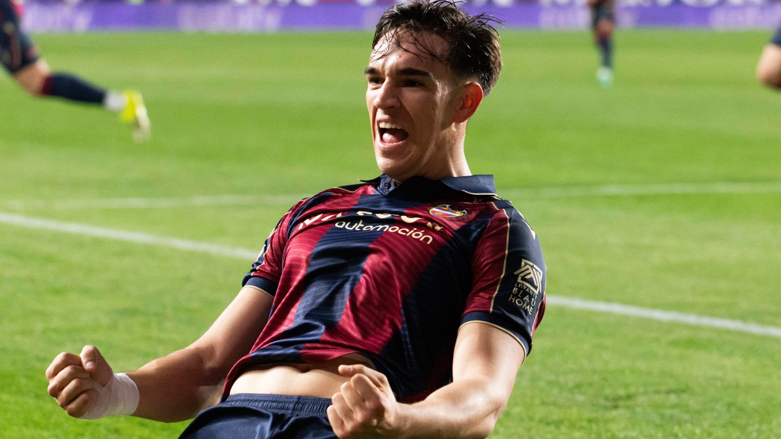 La única vía que le queda al Levante para frenar la salida de Carlos Espí