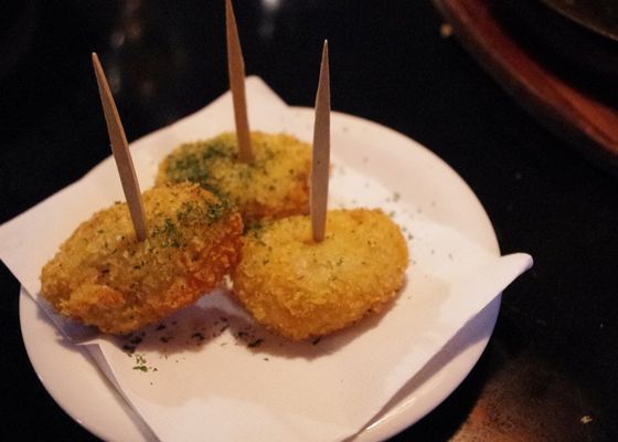 El motivo de bares y restaurantes para que nunca cuadren las croquetas en las raciones