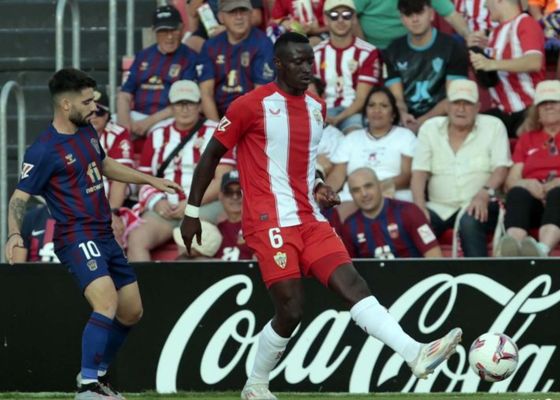 Dos nuevos episodios racistas ponen en jaque LaLiga Hypermotion