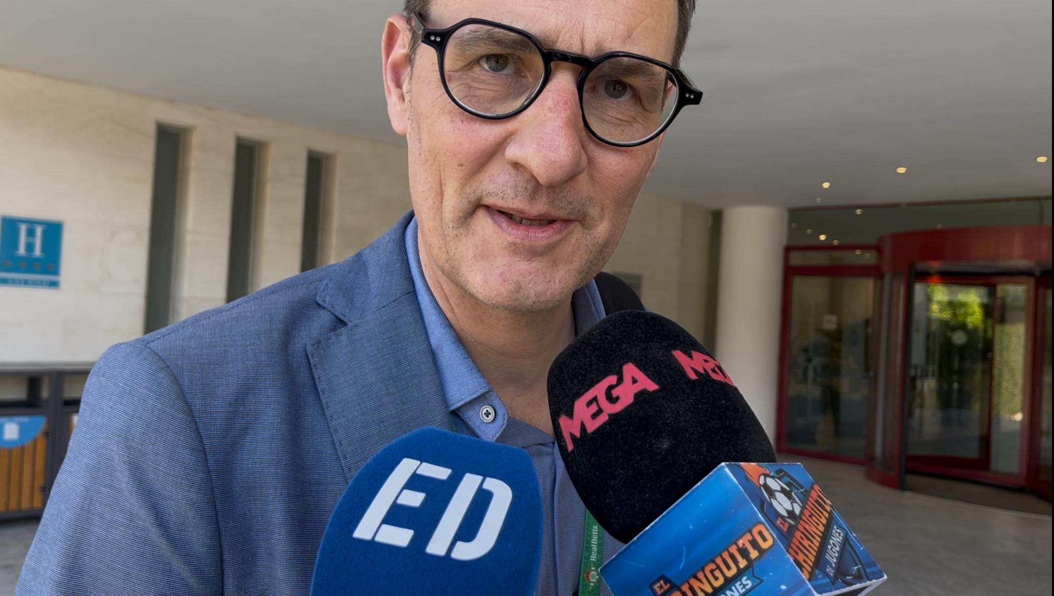 Clos Gómez no da pistas pero se filtra el árbitro para El Gran Derbi entre el Real Betis y el Sevilla