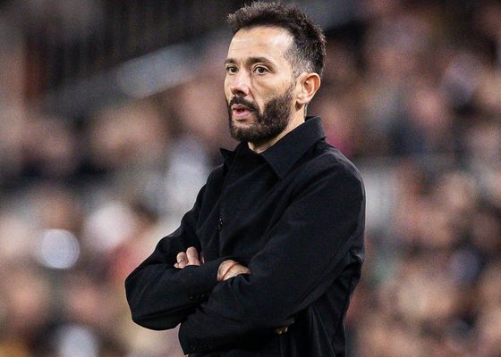 Corberán cruza los dedos: saltan las alarmas en el ataque del Valencia  