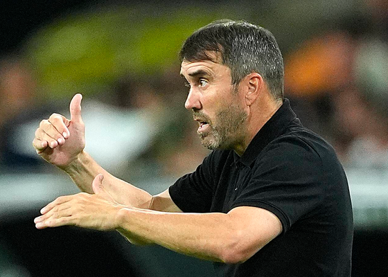 Coudet responde a su situación en el Deportivo Alavés: "No escucho el ruido"