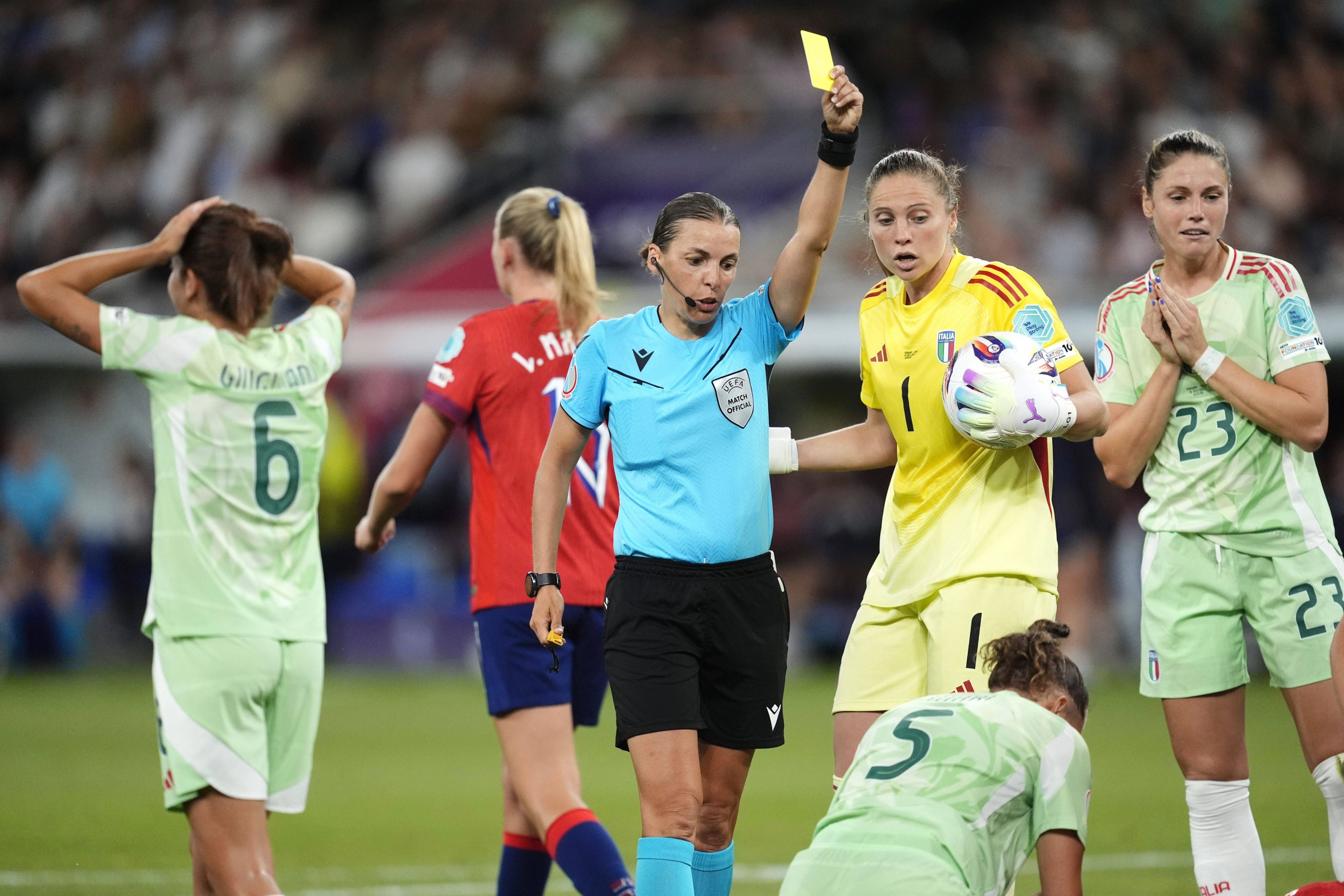 Lío con la árbitra de la final de España