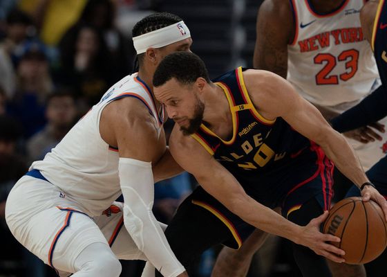 Los Knicks se derrumban y los Lakers le siguen el juego