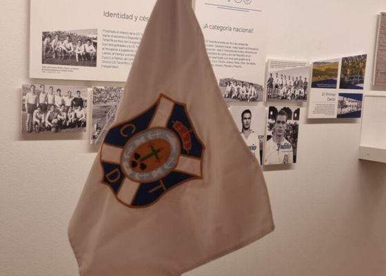 Escudo del Tenerife: historia, significado, heráldica y evolución del emblema de los chicharreros