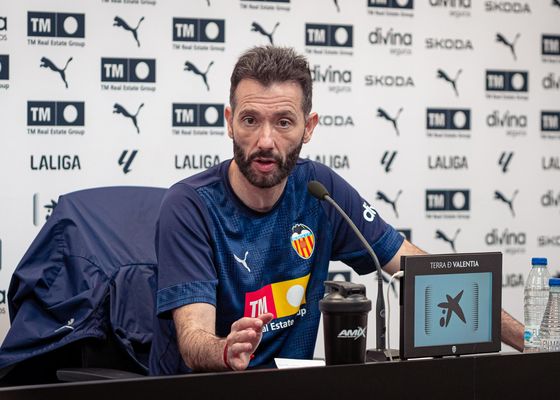 Corberán, sobre los cánticos pidiendo su dimisión: "Cuando no sumas, no estás cumpliendo lo que ser entrenador del Valencia exige"