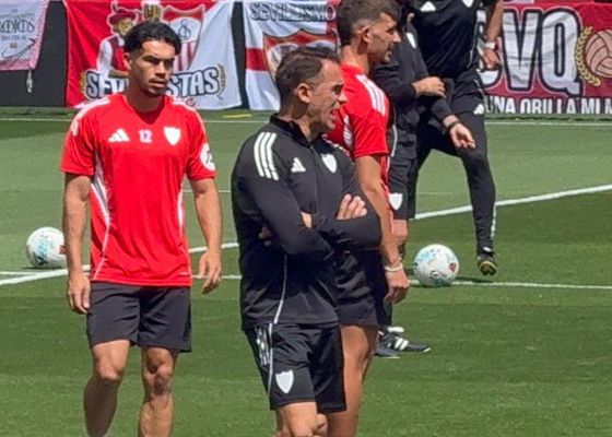 Vuelta de Isaac Romero y baja significativa en el último entrenamiento del Sevilla