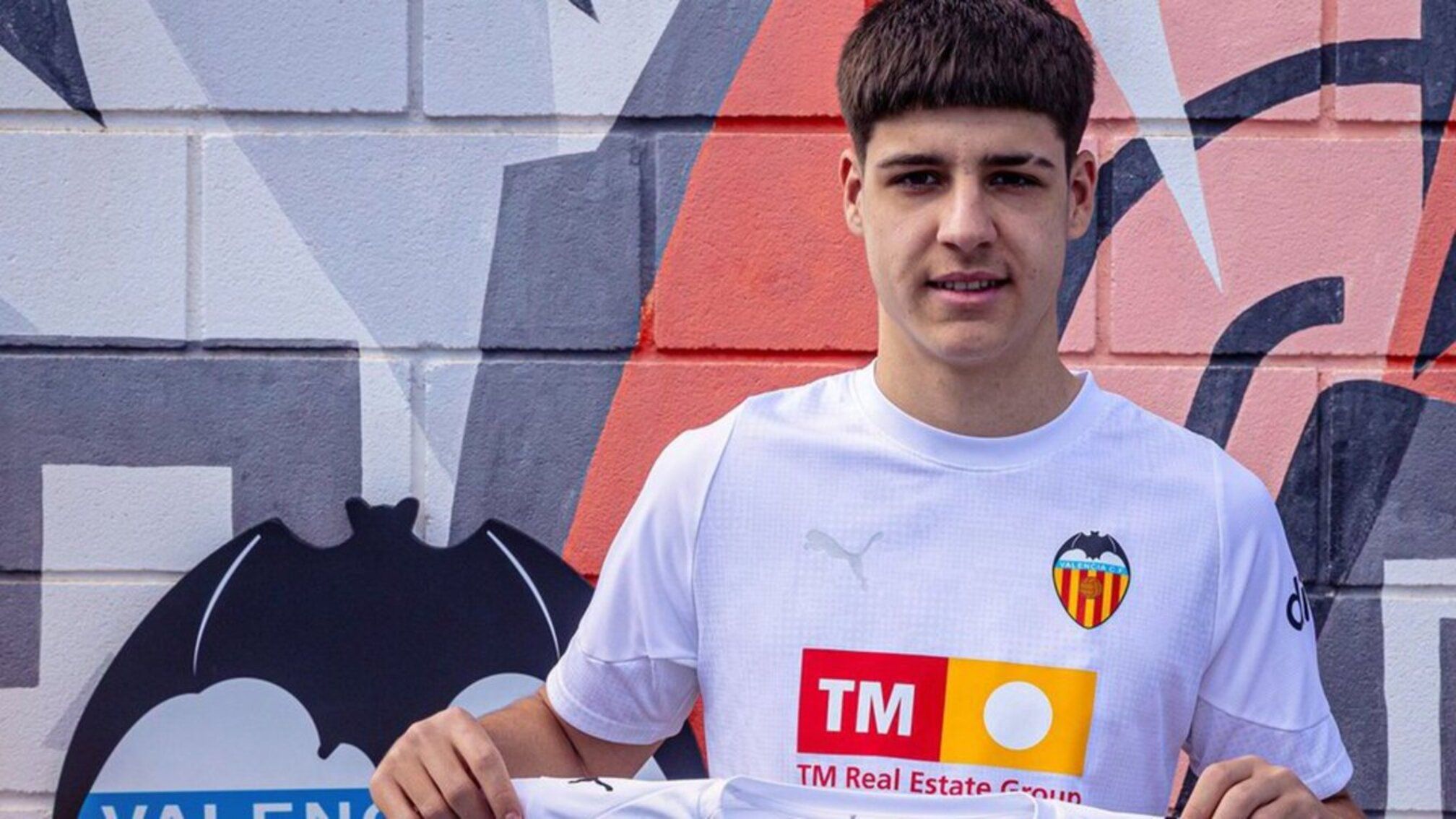 El Valencia blinda al hijo de Albelda ante la 'amenaza' del Real Madrid