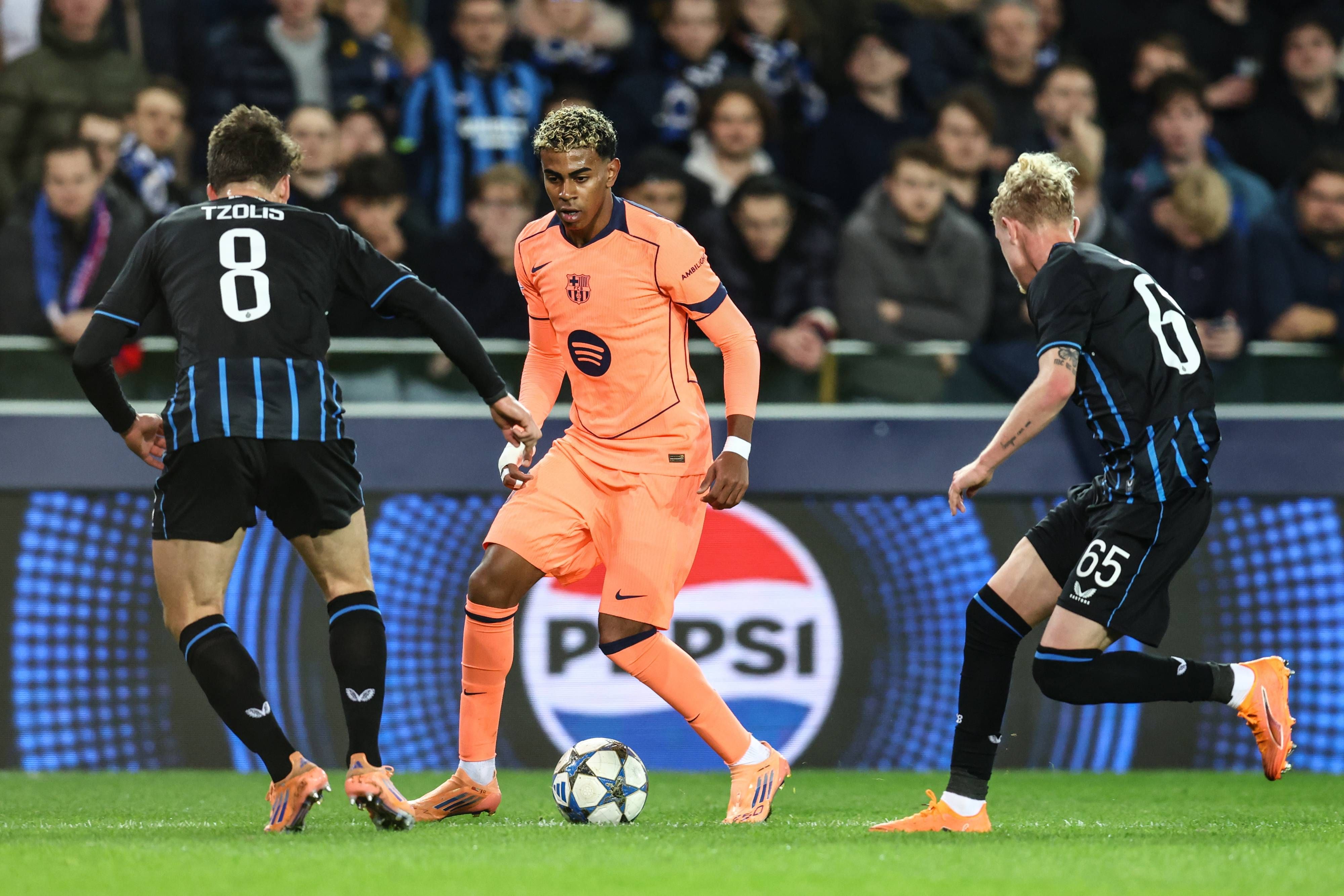 Brujas 3-3 Barcelona: Lamine logra un punto pese a los graves problemas defensivos