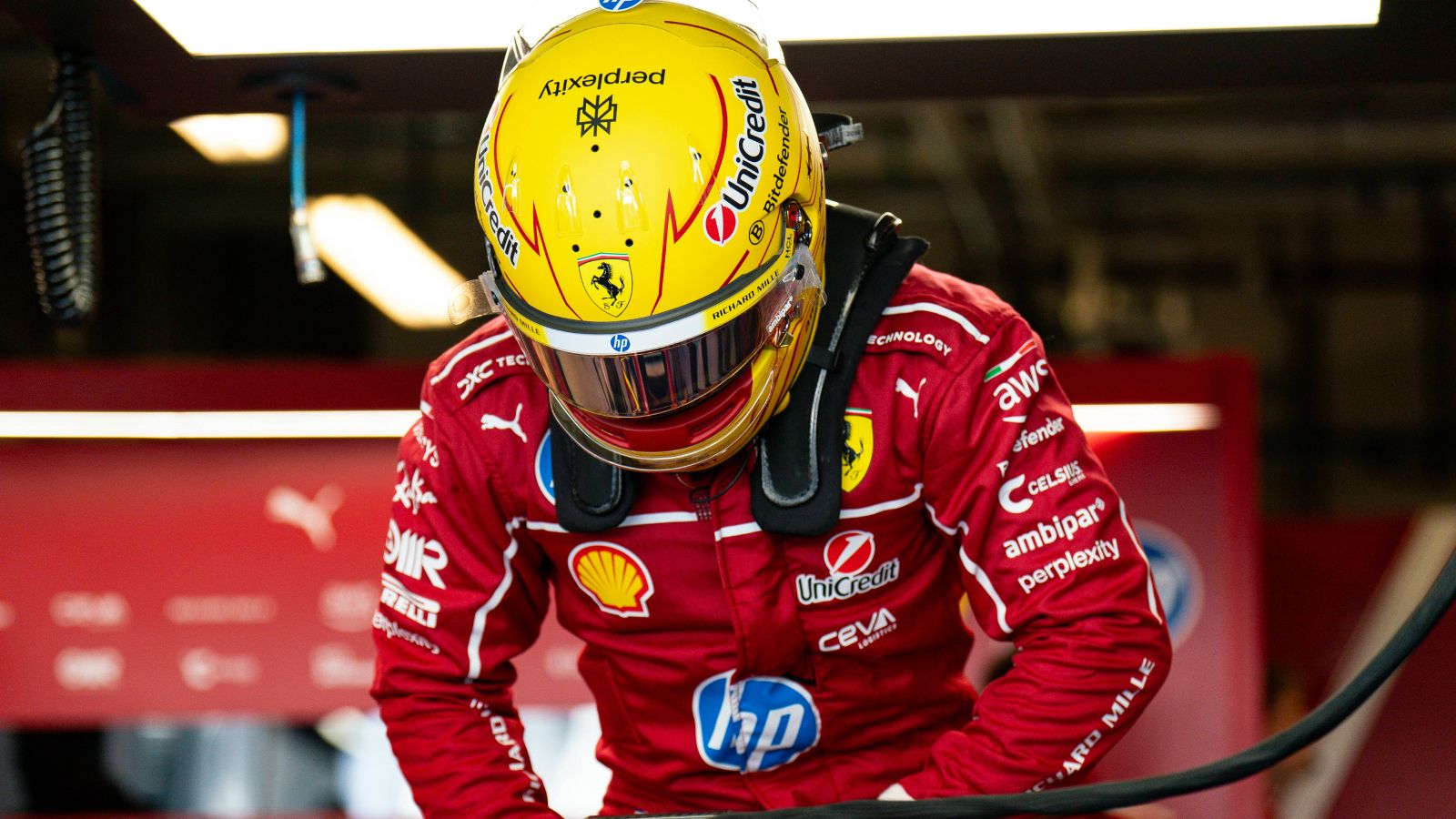 Hamilton y su posible sustituto en Ferrari para 2027