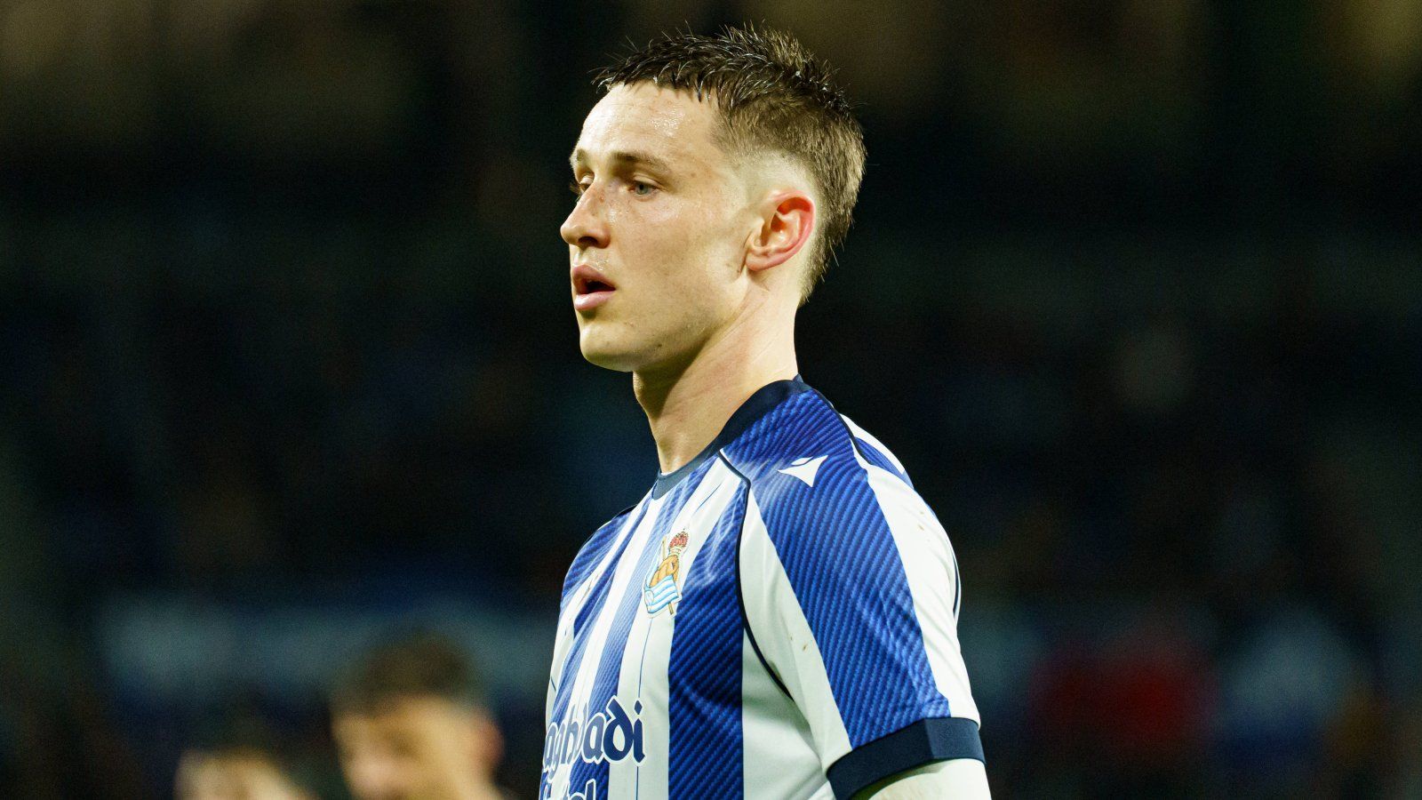 Beñat Turrientes se decanta por la Real Sociedad: "Estuve cerca de salir, pero siempre he creído que tenía que luchar por mi puesto en la Real"