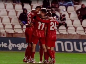 El homenaje a Reyes, las ganas de Simo y Casas, Papu y Ocampos al rescate... el Córdoba-Sevilla, en imágenes